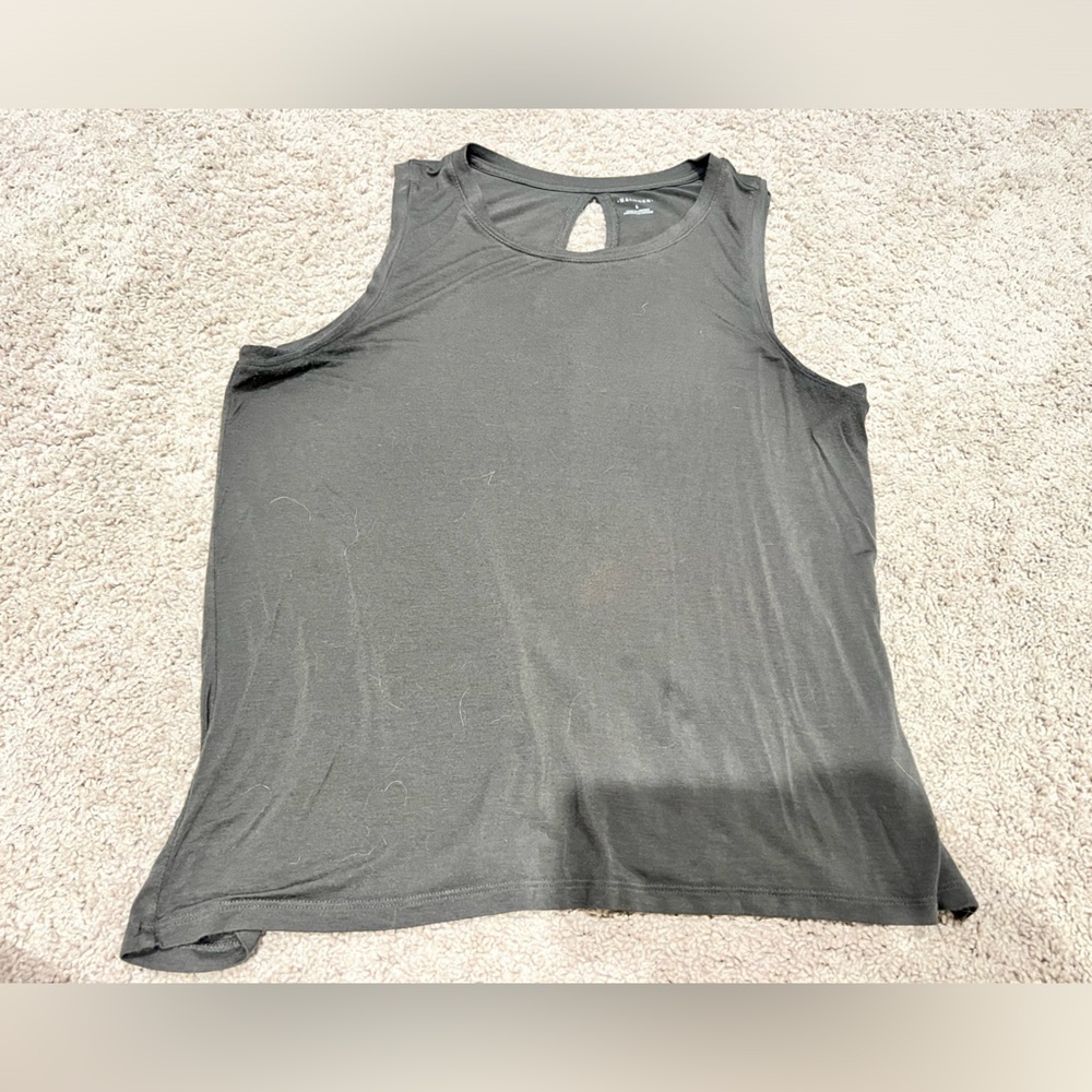 Gray workout tanktop